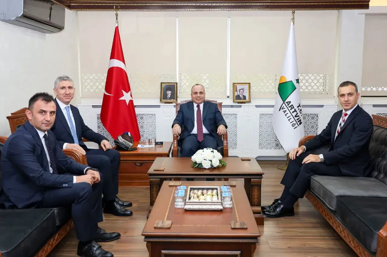 Ziraat Bankası Yetkilileri Artvin Valisi Cengiz Ünsal'ı Ziyaret Etti