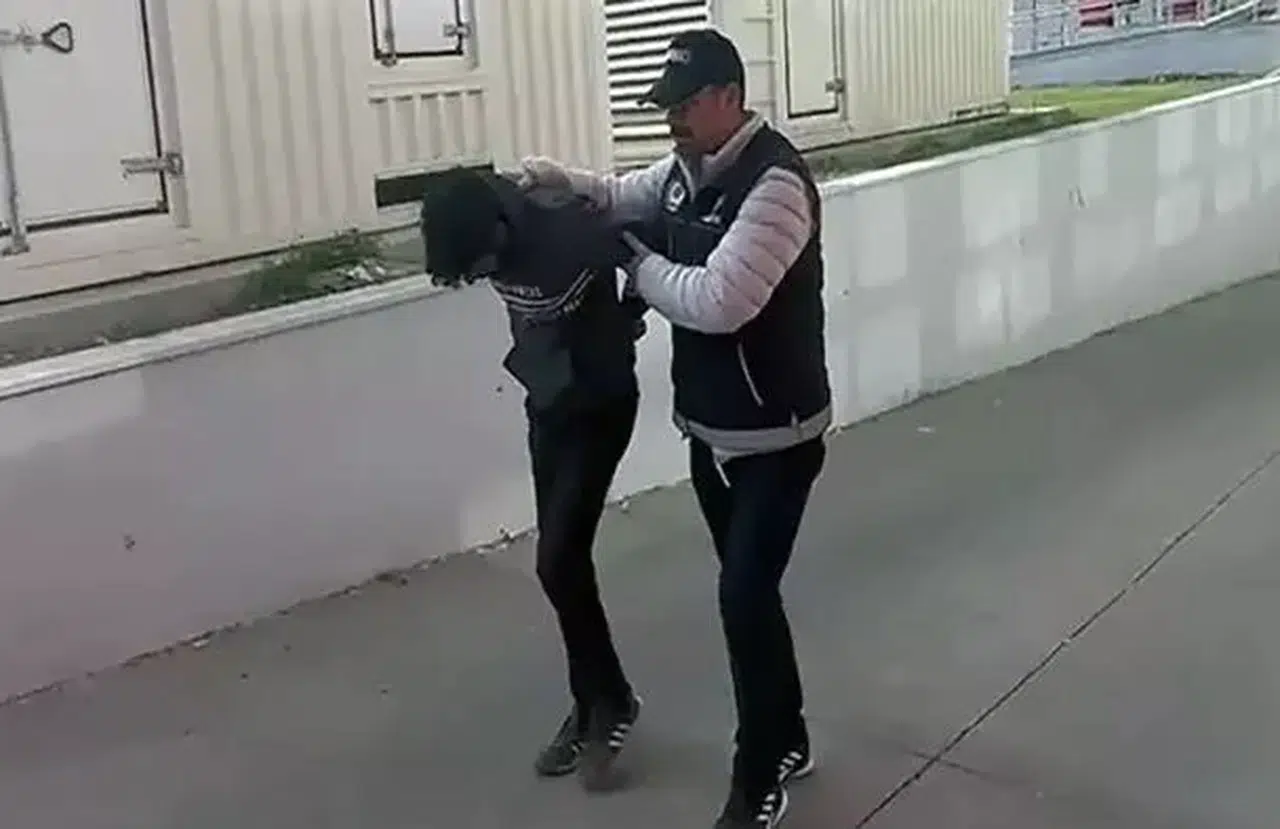 Adana'da 'torbacı' operasyonunda 3 tutuklama