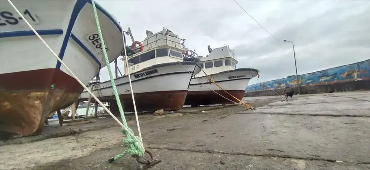 Düzce'de rüzgarın etkisiyle dalga boyu 4 metreye ulaştı