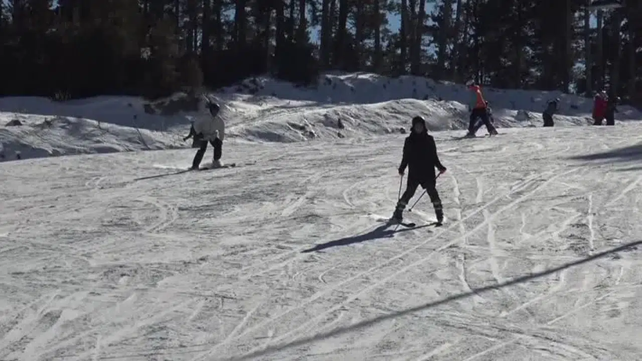  Sarıkamış Kayak Merkezi'nde turizmcileri yeni yıl heyecanı sardı