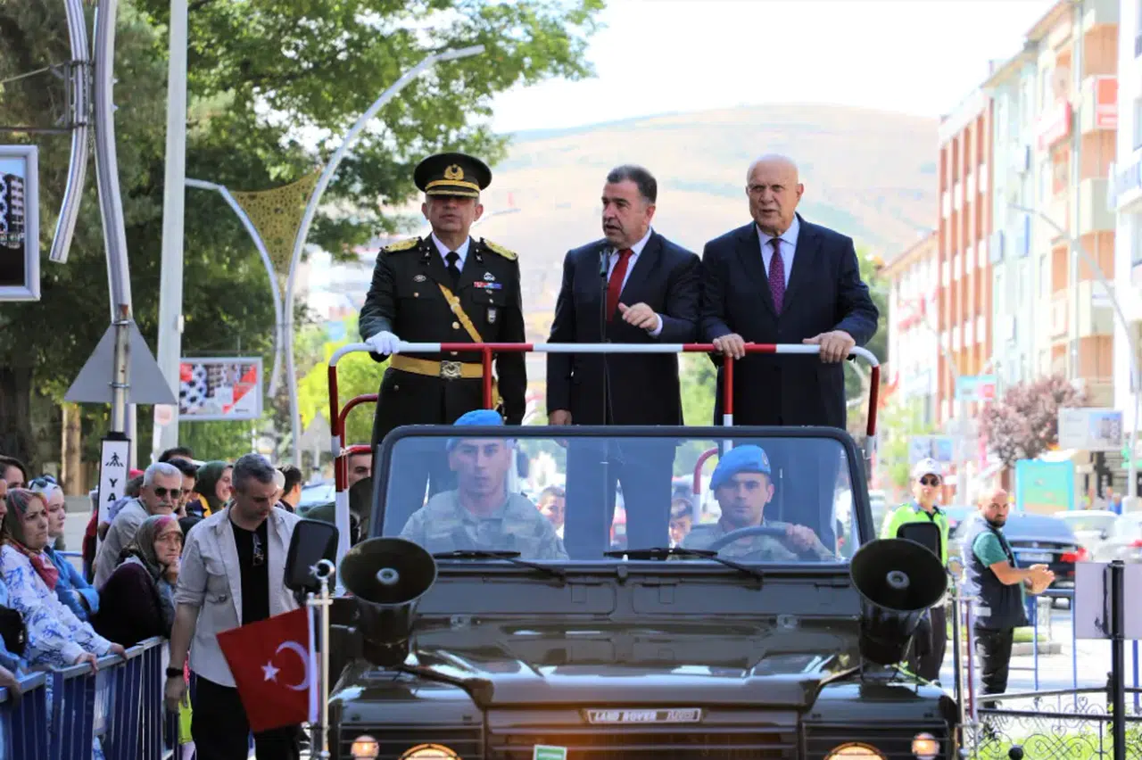 BÜYÜK ZAFER'İN 101. YILI BAYBURT'TA COŞKUYLA KUTLANDI