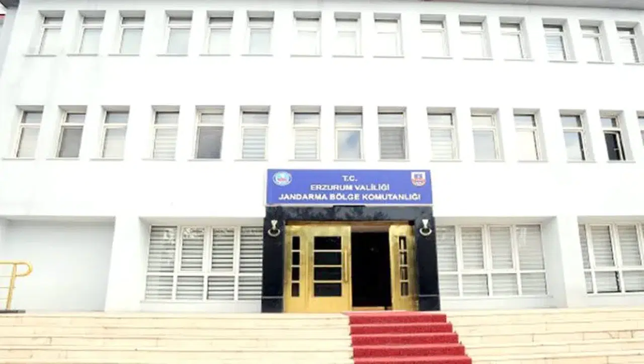 Erzurum İl Jandarma Komutanlığı İkna Çalışmalarıyla PKK'lı Teröristi Şırnak'ta Teslim Aldı