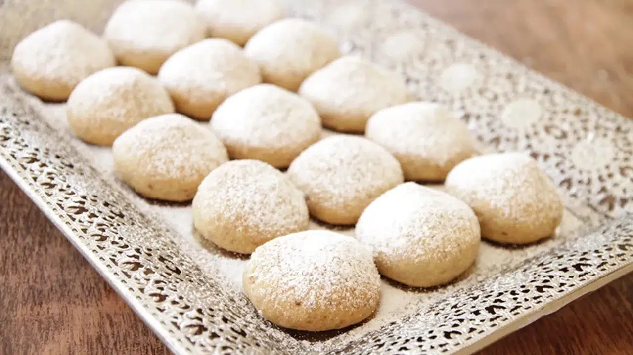 15 dakikada hazır: 4 malzemeli pratik Pudra Şekerli Kurabiye tarifi