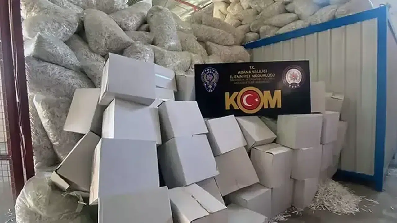 Adana'da gümrük kaçağı 40 milyon 480 bin makaron ele geçirildi
