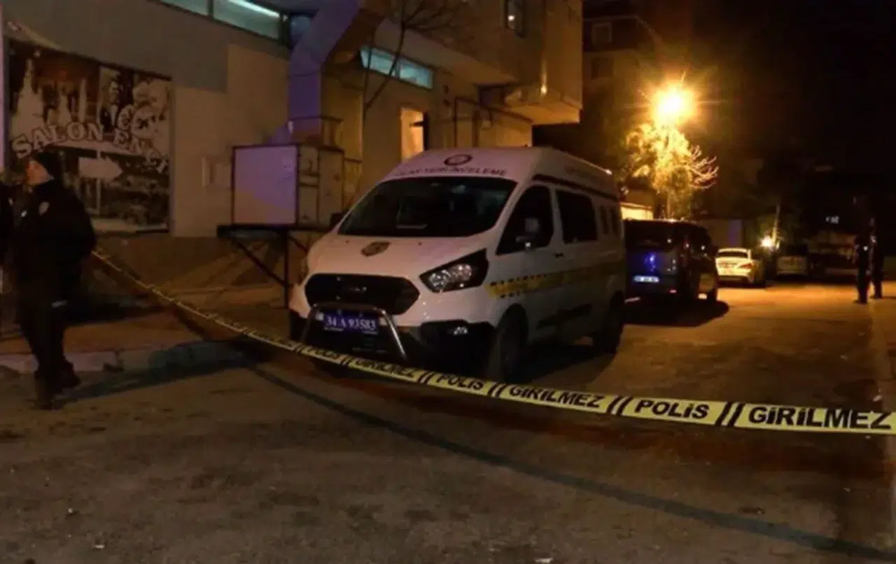 Sultanbeyli'de Düğün Salonunda Tartıştığı Kadını Silahla Vuran Kişi İntihar Etti