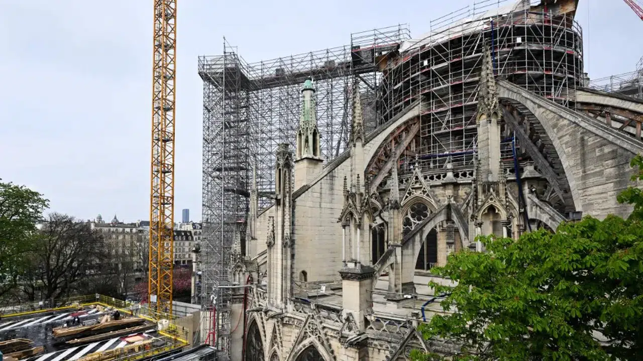 Fransa'da 2019'da yanan tarihi Notre Dame Katedrali yıl sonunda ziyarete açılacak