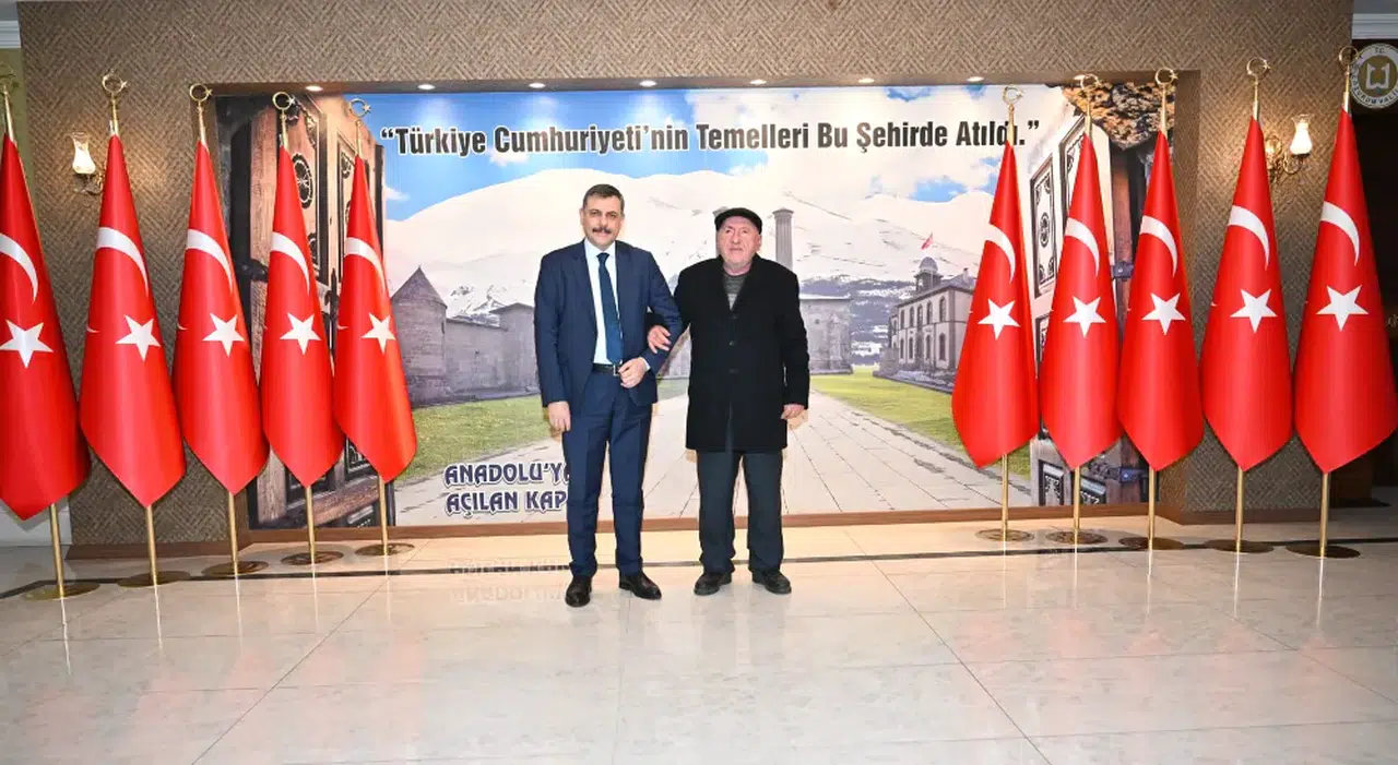 Erzurum Valisi Mustafa Çiftçi, Aşıklık Geleneğinin Önemli Temsilcisi Yıldırım Coşkunlı'yı Ağırladı