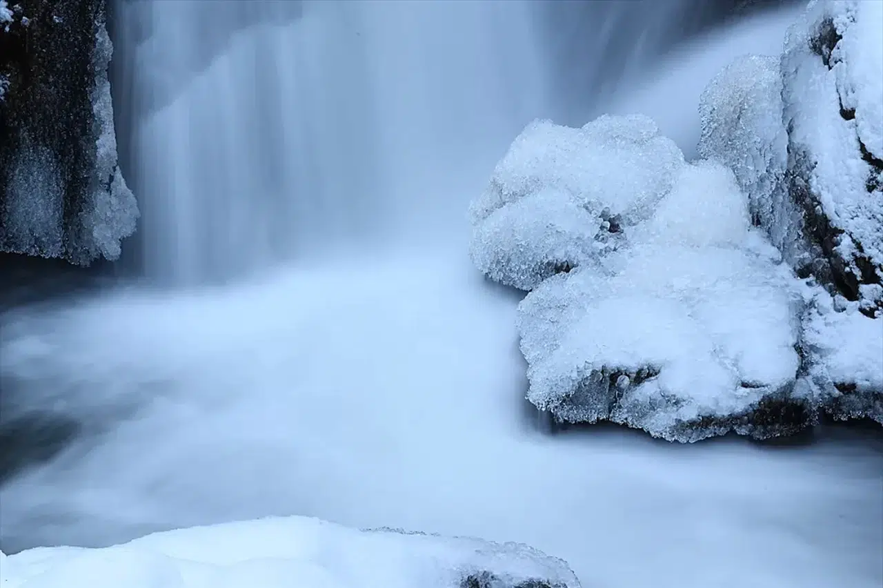 Trabzon'un Maçka ilçesinde Altındere Vadisi karla kaplandı