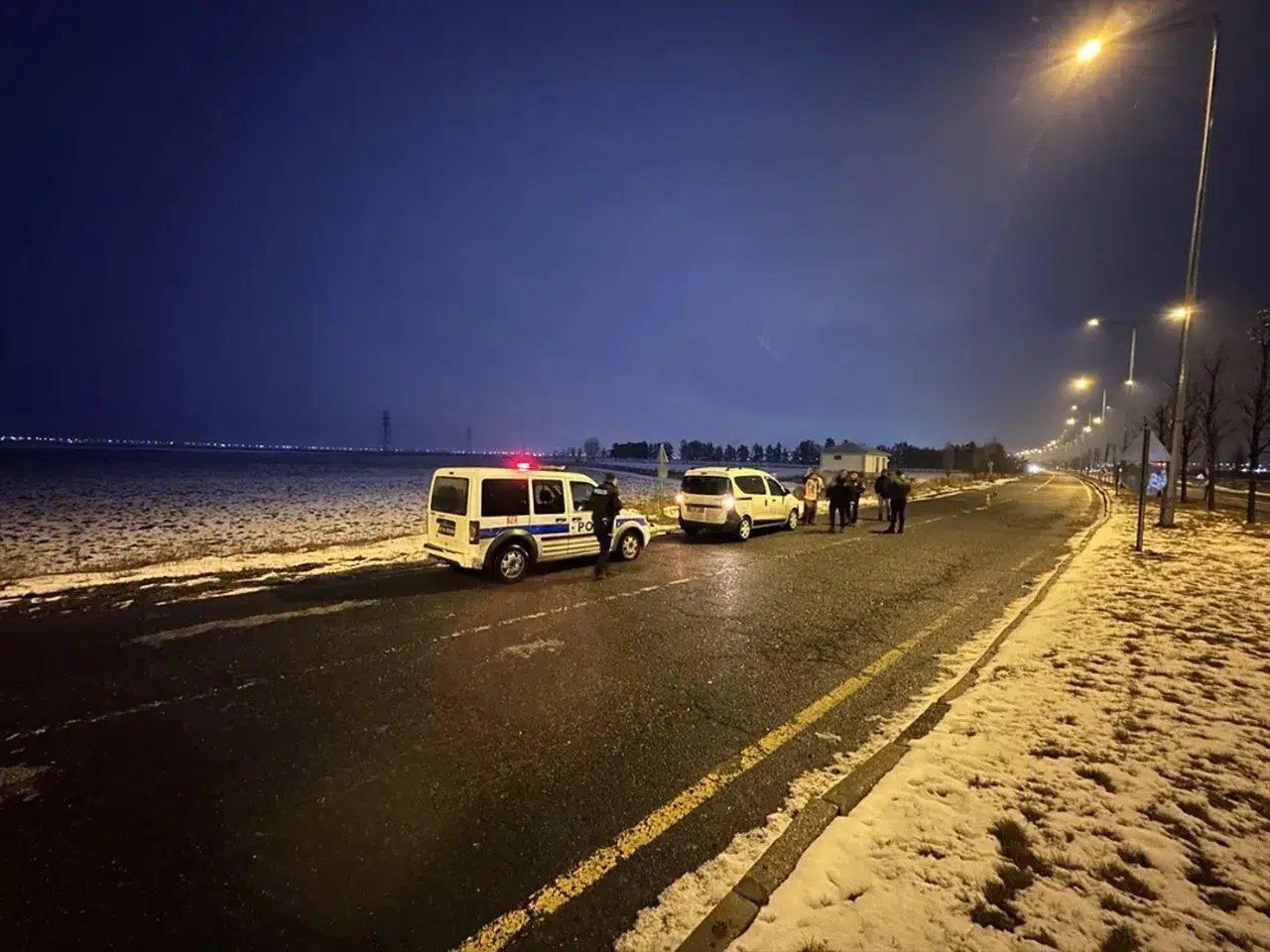 Erzurum'da tartışma sonrası seyir halindeki araçtan atladığı öne sürülen kadın ağır yaralandı