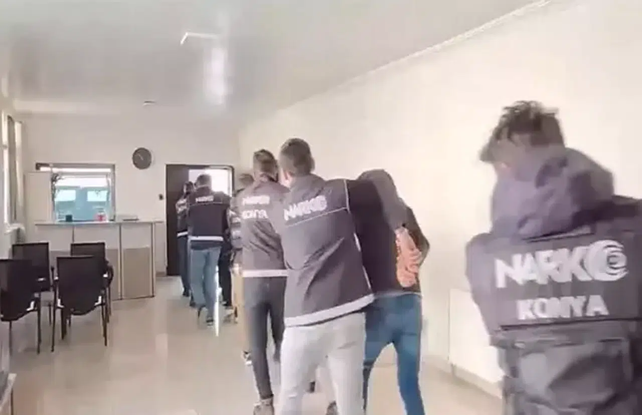 Konya'da uyuşturucu satıcılarına operasyonlarda 5 tutuklama