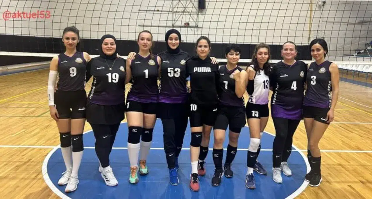 Rize Barosu Bayan Voleybol Takımı, Amasya'yı 3-2 Mağlup Etti