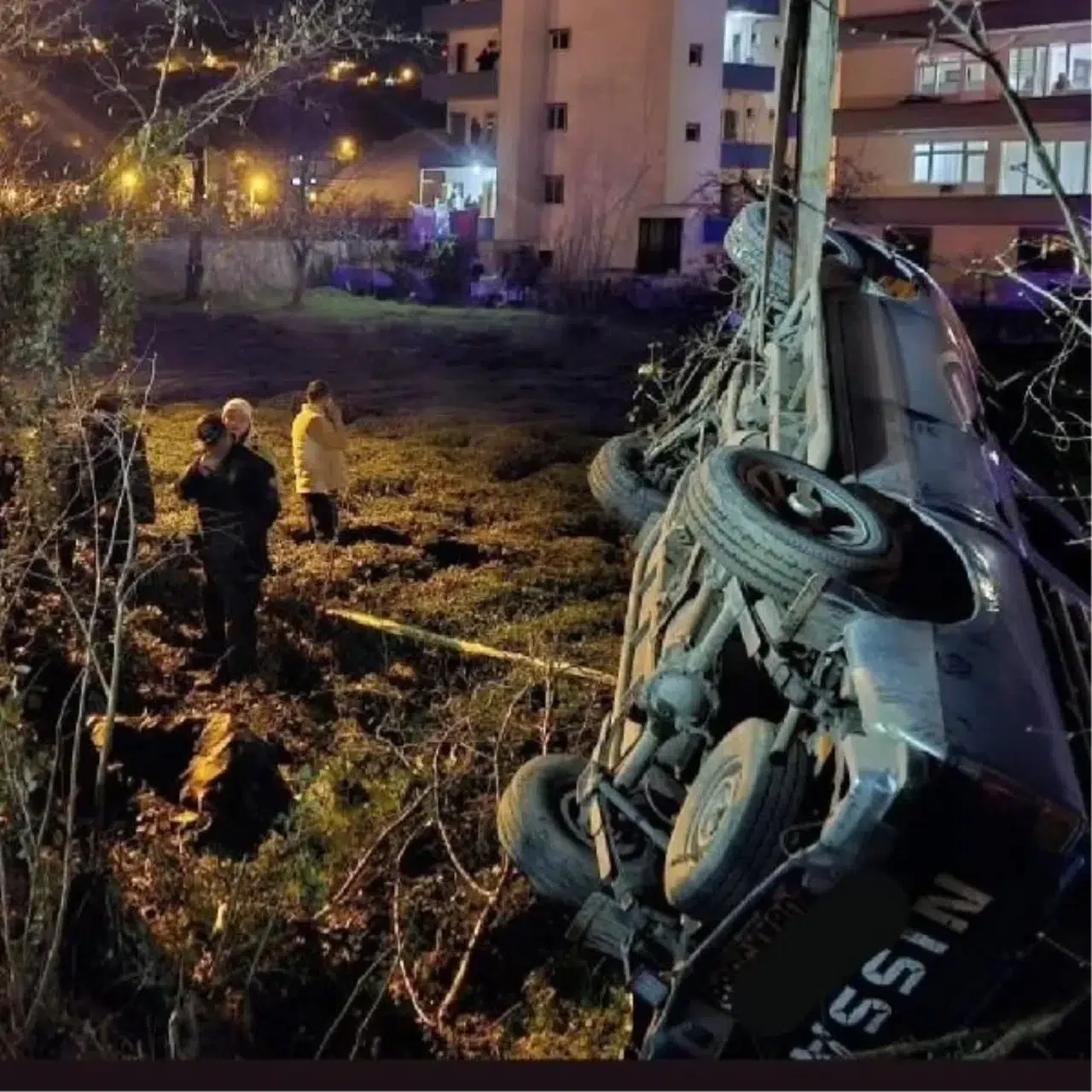 Arhavi'de kamyonetin çarpması sonucu anne ile oğlu hayatını kaybetti