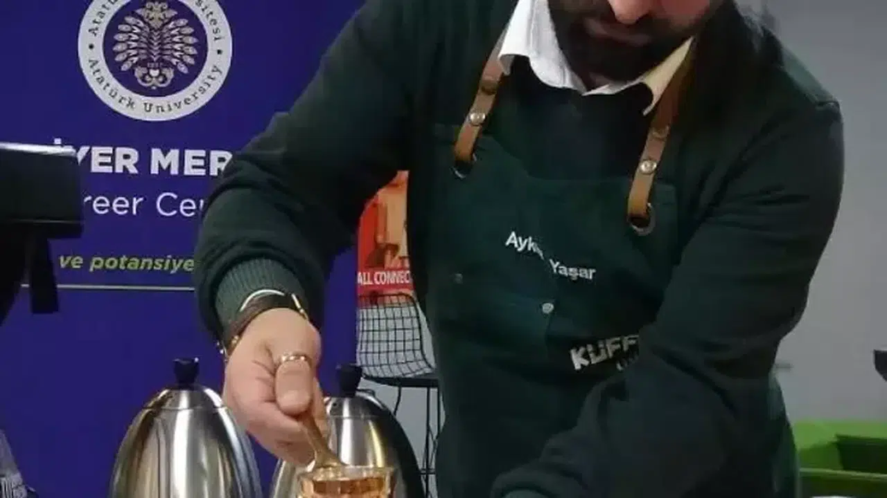 Atatürk Üniversitesi'nde Öğrencilere Kahve Demleme Eğitimi Verildi