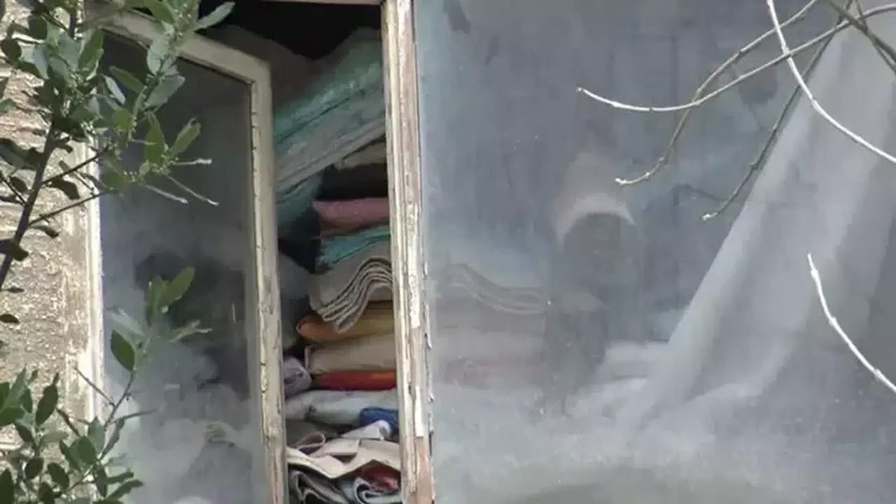 Avcılar'daki çöp eve belediyeden inceleme