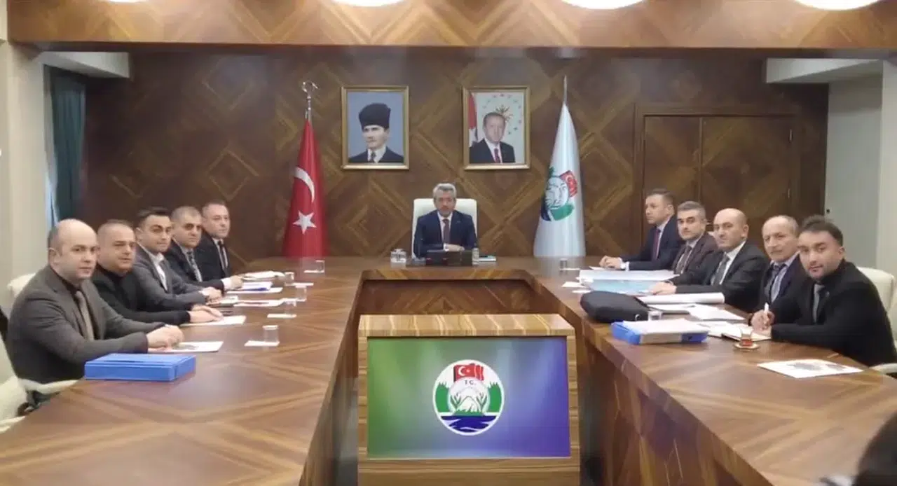 Vali Baydaş'dan devam eden projelerle ilgili toplantı