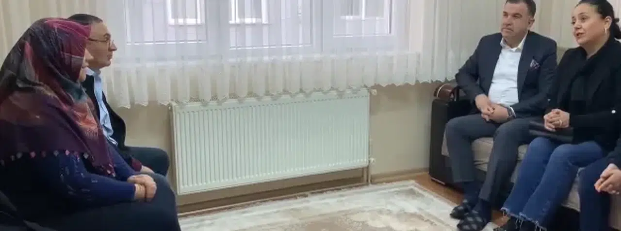 Bayburt Valisi Eldivan ve Eşi Meltem Eldivan, Gazi Nail Fidan'ı Ziyaret Etti