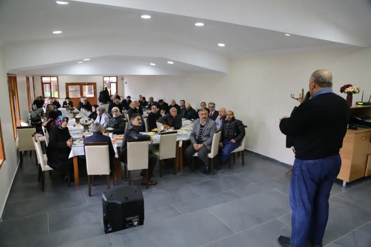 Başkan Çiftçi kahvaltı programı düzenledi