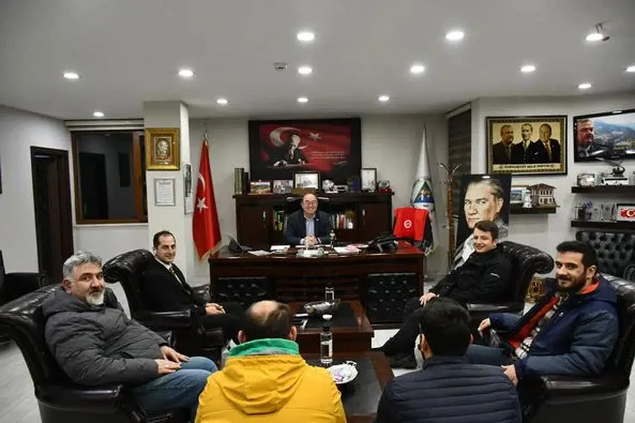 Artvin Belediye Başkanlığı MOTOSİKLET KULUBÜNDEN BAŞKAN ELÇİN'E ANLAMLI ZİYARET