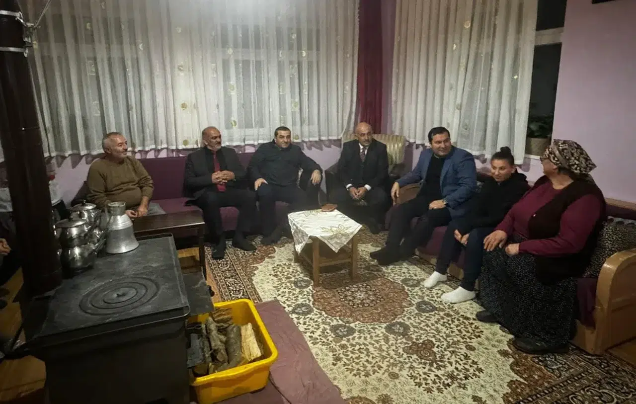 Ardeşen Kaymakamı Ferhat ALTAY Öğrencilerin Evine Konuk Oldu