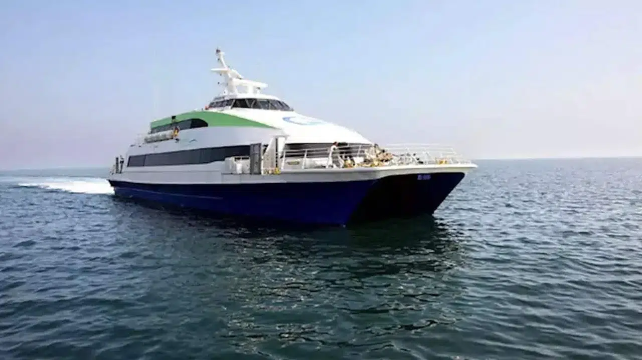 Deniz ulaşımına "fırtına" engeli: Çok sayıda sefer iptal