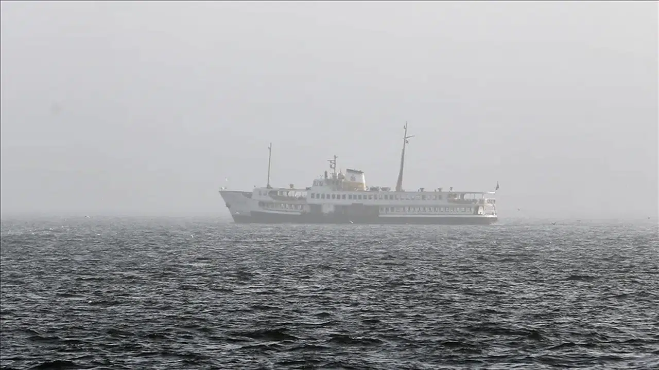 İstanbul'da bazı vapur seferlerine hava muhalefeti engeli