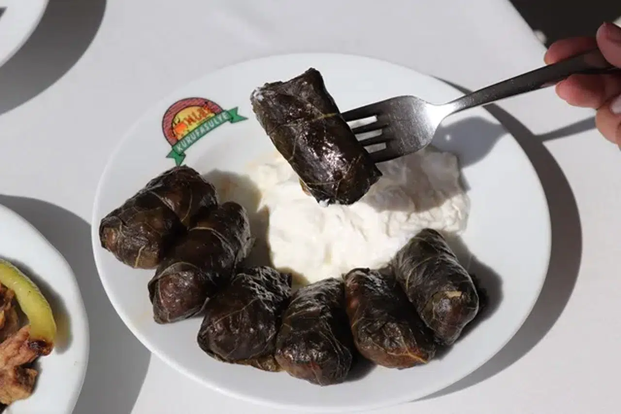 Bolu’da çay ocağı işleten çift, özel tarifleri “Muhlep” ile ağızları tatlandırıyor