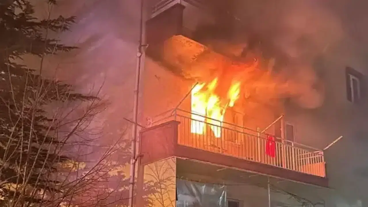 Çakmakla oynayan 11 yaşındaki çocuk, yangın çıkardı