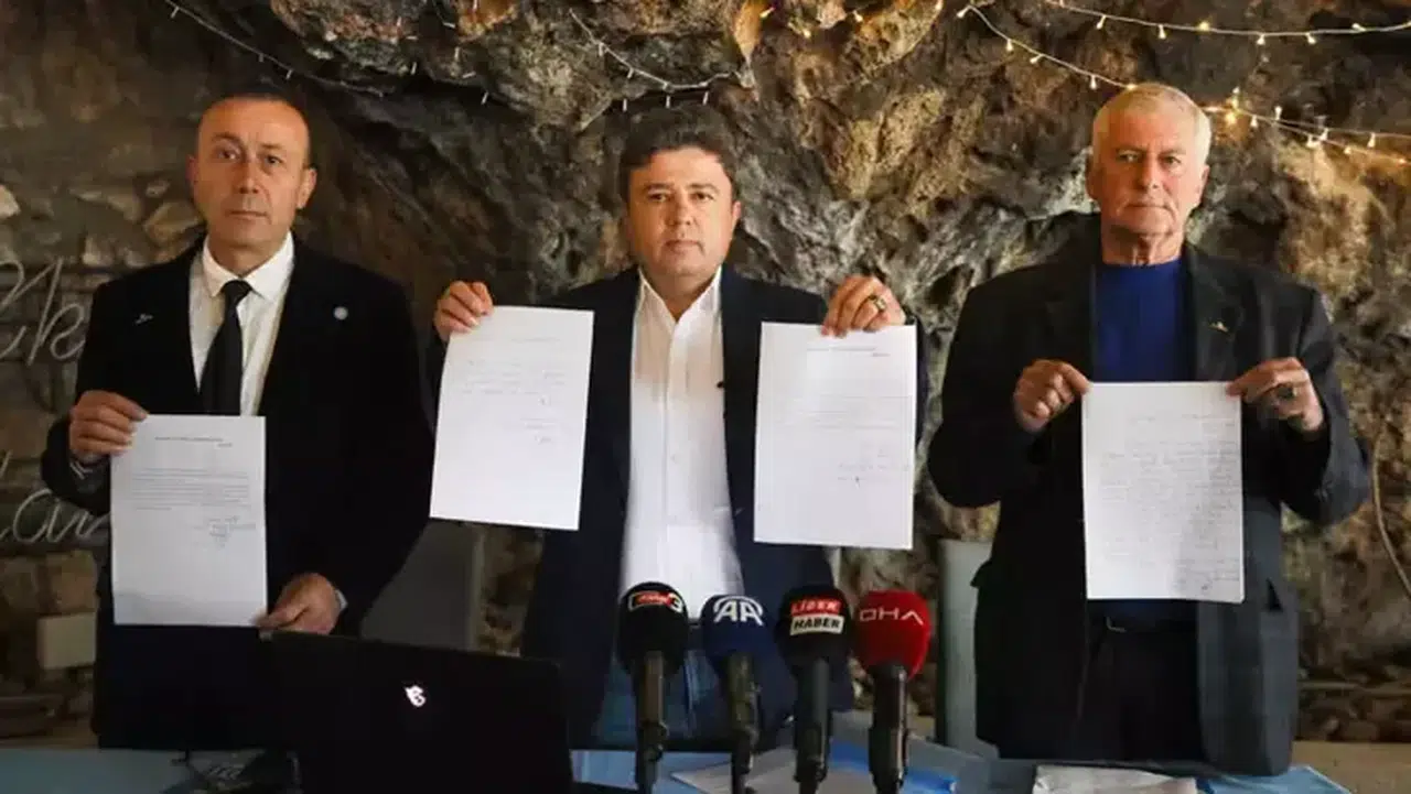 İYİ Parti Antalya yönetiminde 6 istifa