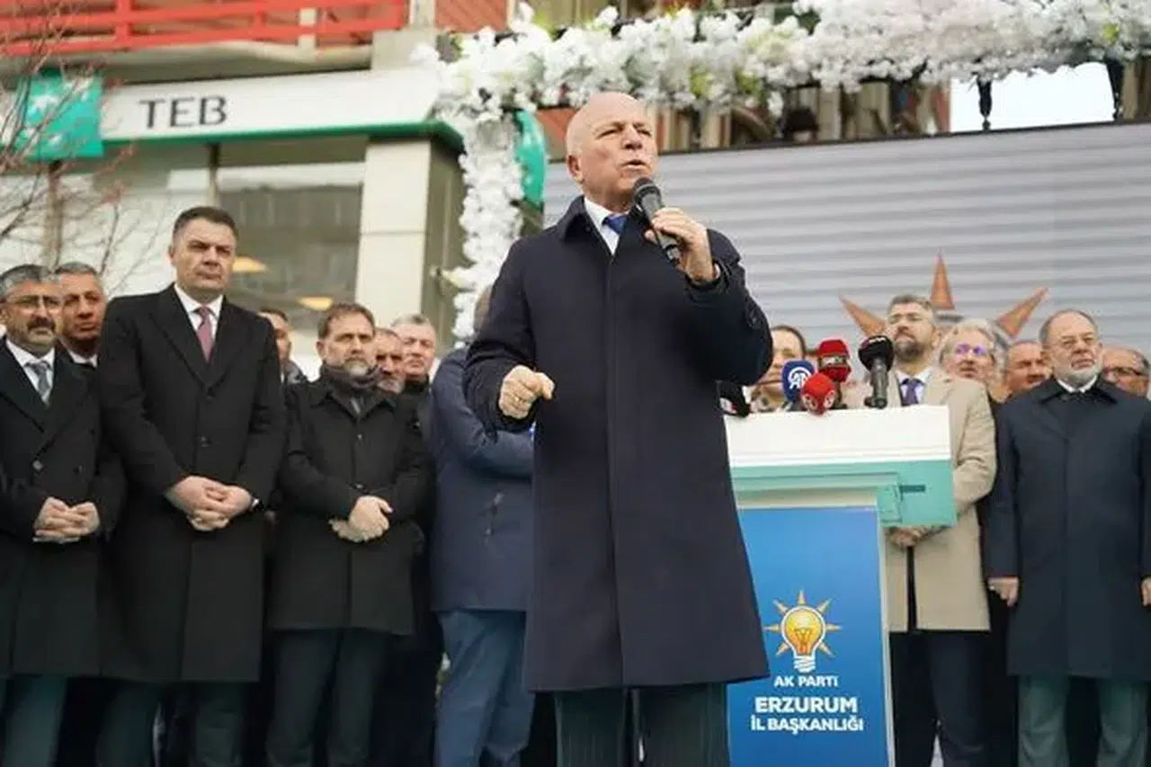 Horasan Belediyesi, Erzurum Büyükşehir Belediye Başkan Adayı Mehmet Sekmen'i Coşkuyla Karşıladı