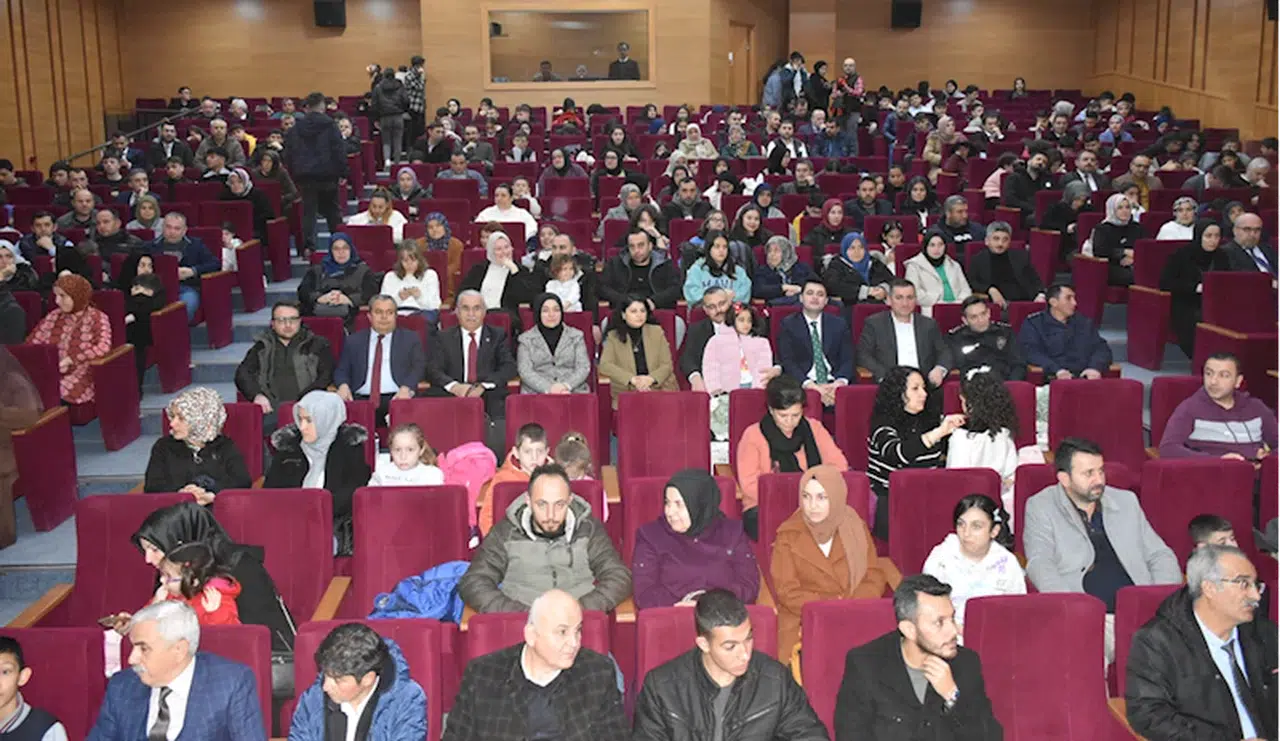 Boyabat ve Saraydüzü'nde "24 Kasım Öğretmenler Günü" kutlandı