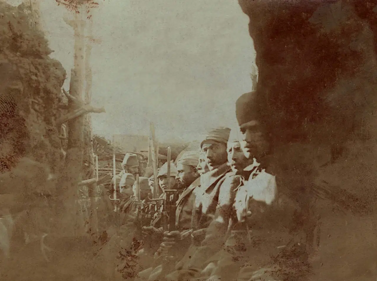 Çanakkale Savaşları'nda görev alan kahraman askerlerin hatıraları siperlerde yaşatılıyor