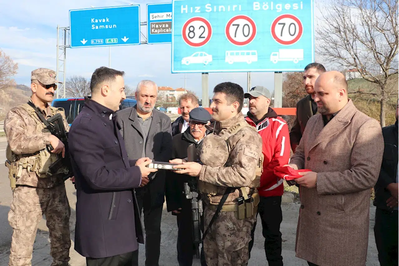 Havza'da Kaymakam Ayvat'tan polis uygulama noktasına ziyaret 