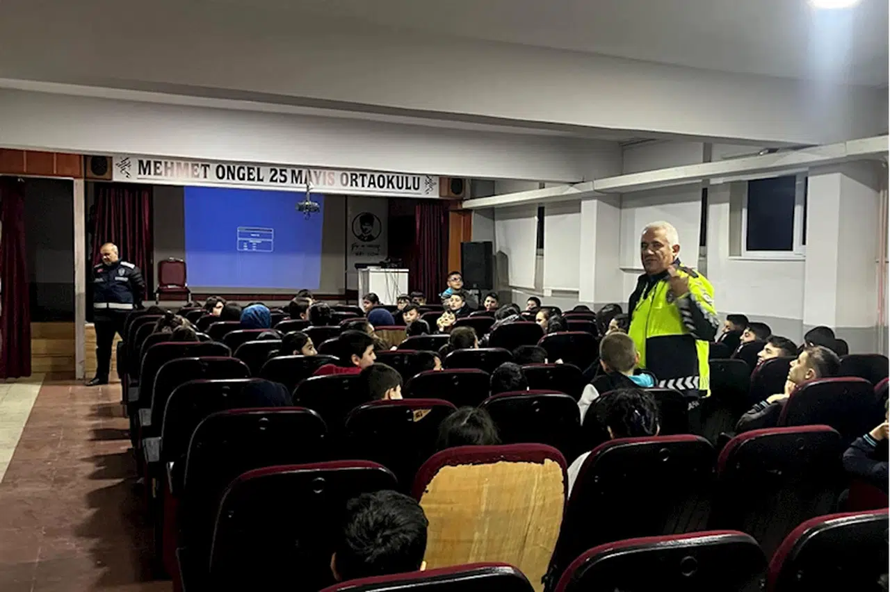 Havza'da öğrencilere yönelik trafik ve güvenli internet semineri