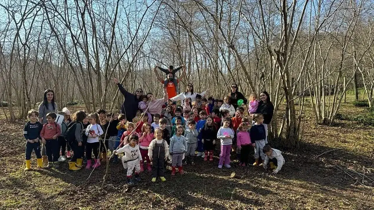 Fındıklı Belediyesine bağlı bakım evinde çocuklara doğa sevgisi aşılanıyor.  