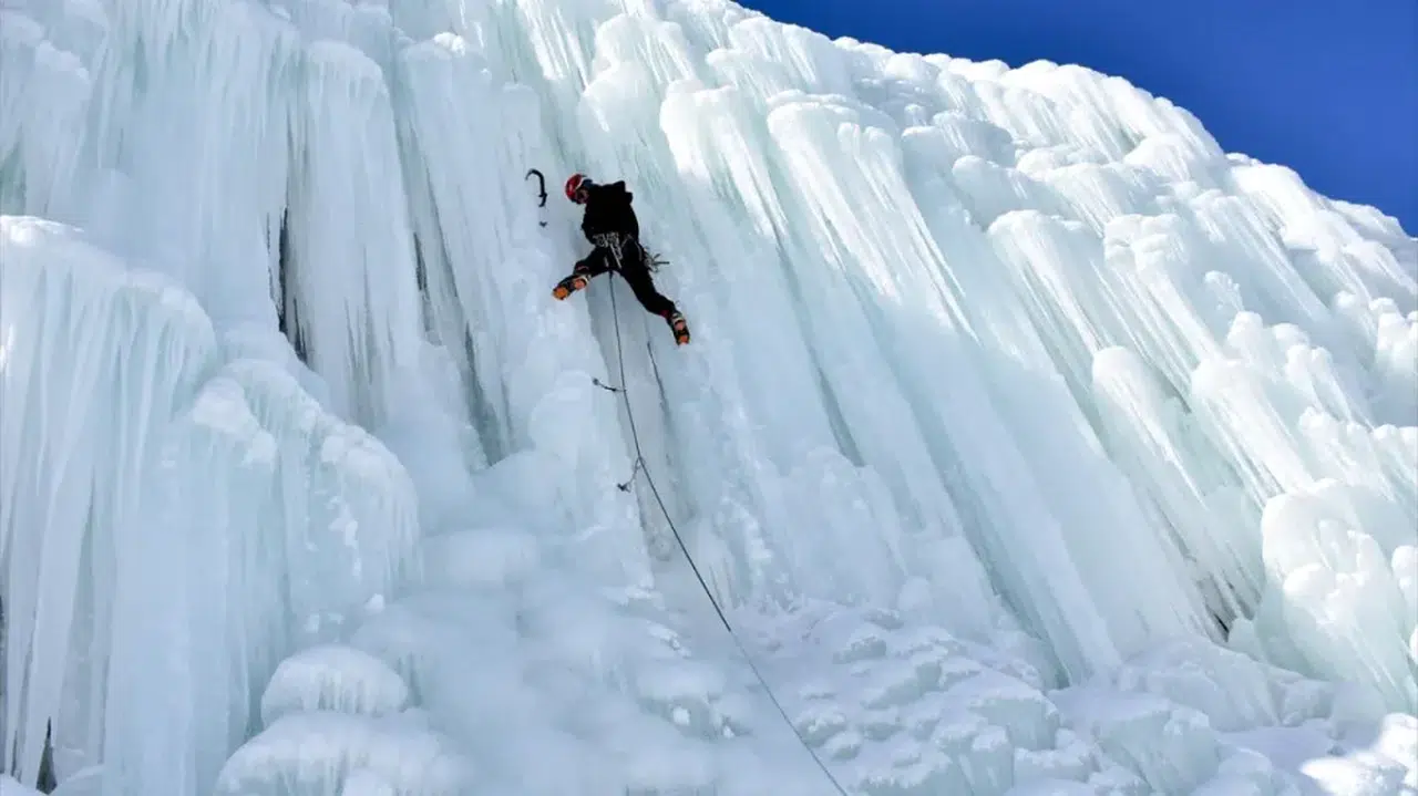 Palandöken'de buz tırmanışı yarışları başladı
