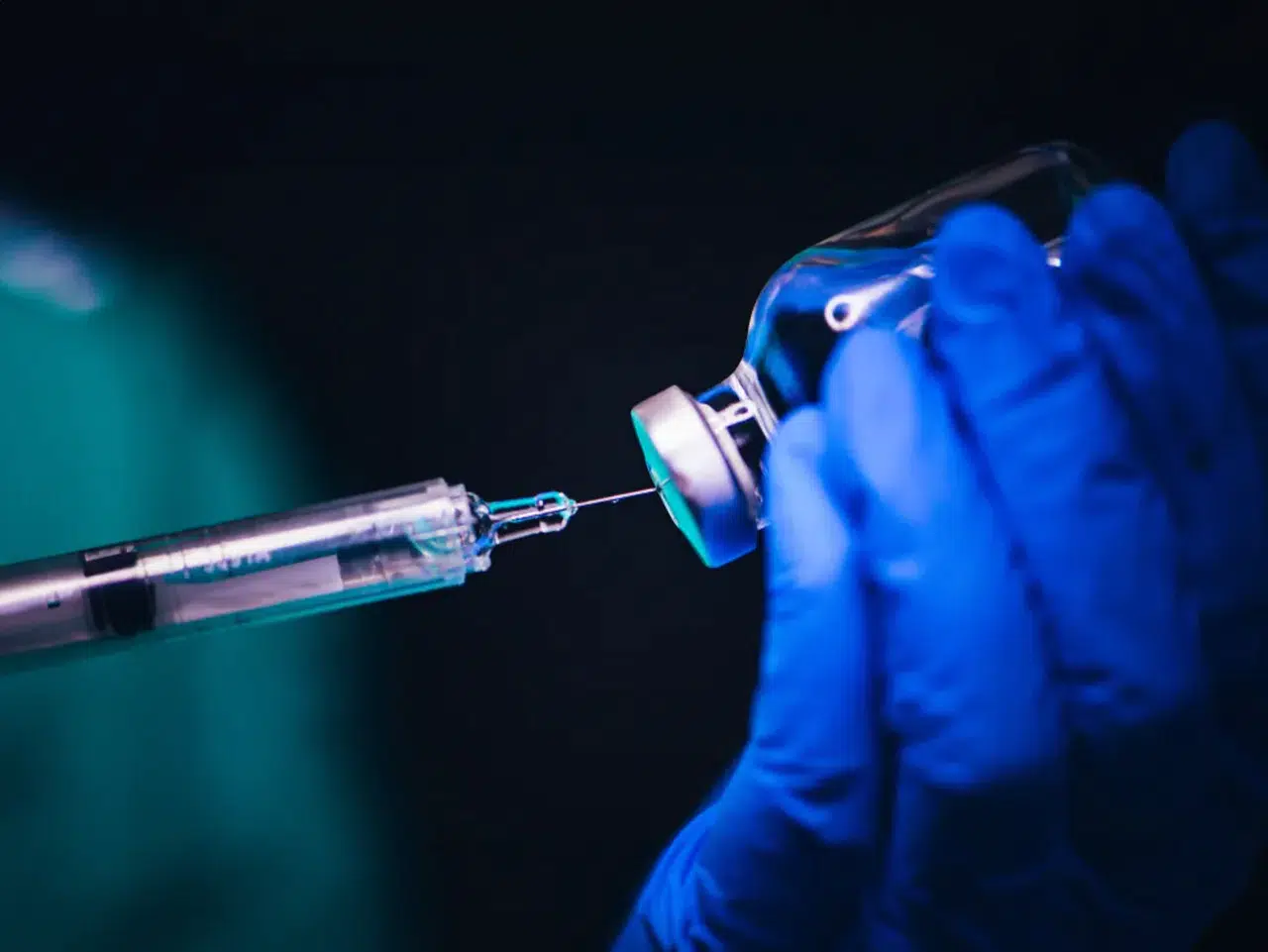 Kansere çare Biontech'ten geliyor! Alman şirket kanser aşısı için tarih verdi!