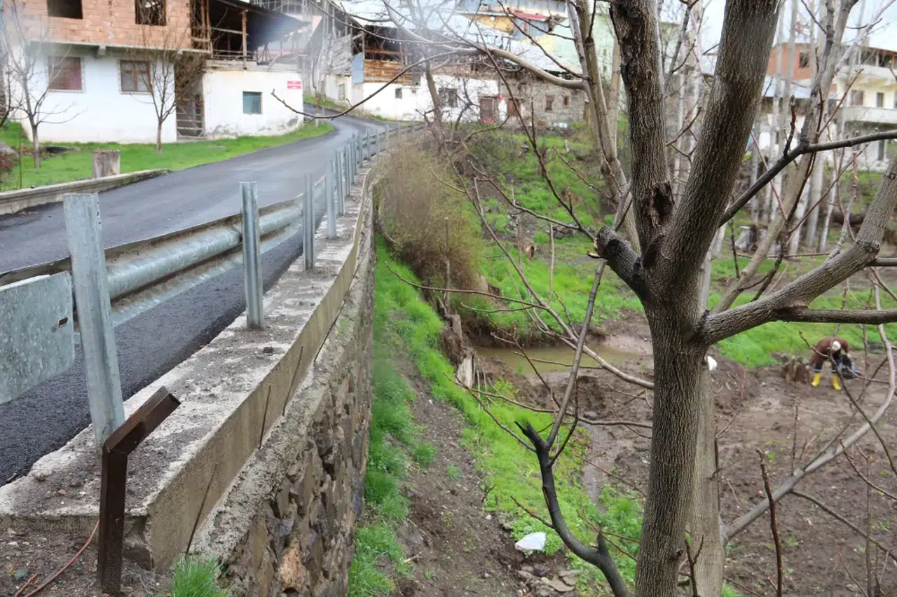 Süleymanbağı Mahallesi'ne Asfalt ve Kilitli Parke Taşı Müjdesi!