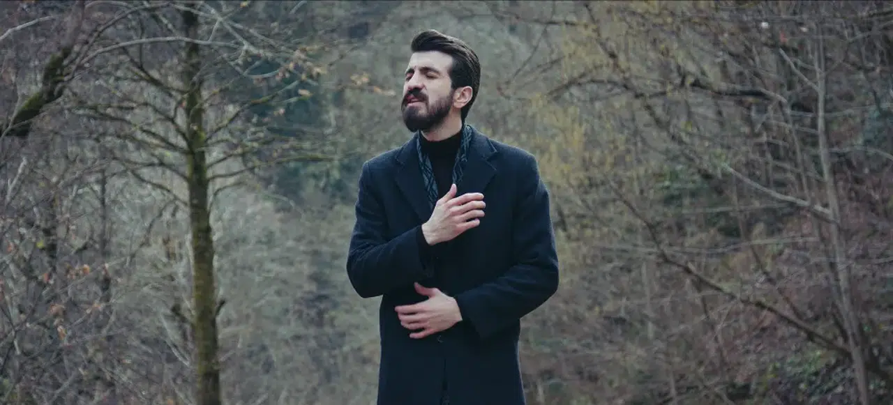 Halil Yılmaz yeni şarkısı ‘Efkarlı’yı çıkardı! Klibinde oynayan karakter dikkat çekti