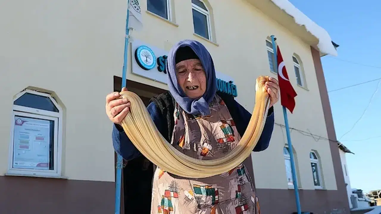 Bayburt'ta asırlık "Tel helvası" geleneği yaşatılıyor