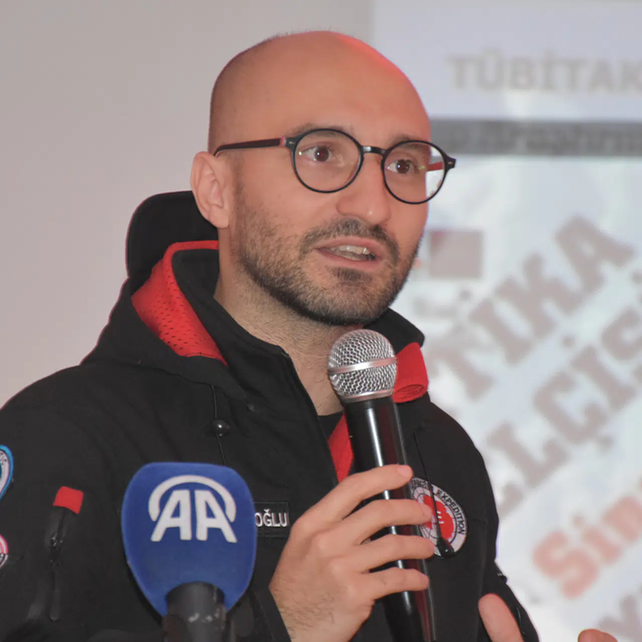 Artvin'de "Kutup Seferleri" kitabının imza günü düzenlendi