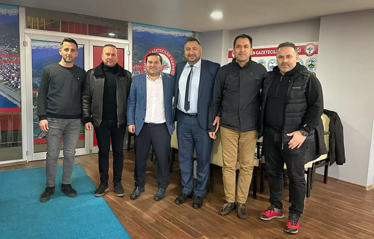 Ardeşen Kaymakamı Ferhat Altay'dan Gazeteciler Derneği'ne ziyaret