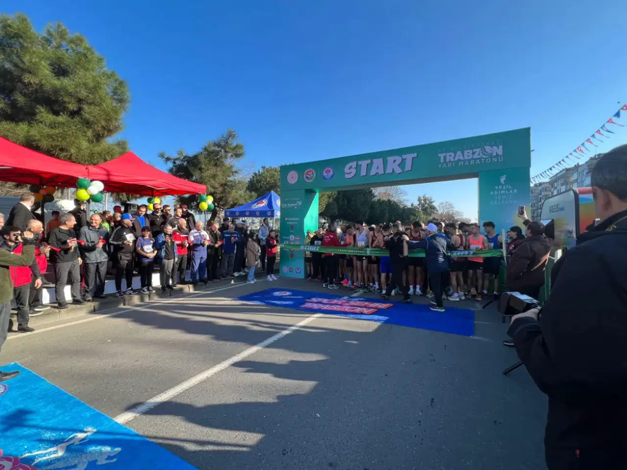 Trabzon'un Kurtuluşu 106. Yılını Coşkuyla Kutlandı: 44. Uluslararası Trabzon Yarı Maratonu ve Halk Koşusu Başladı