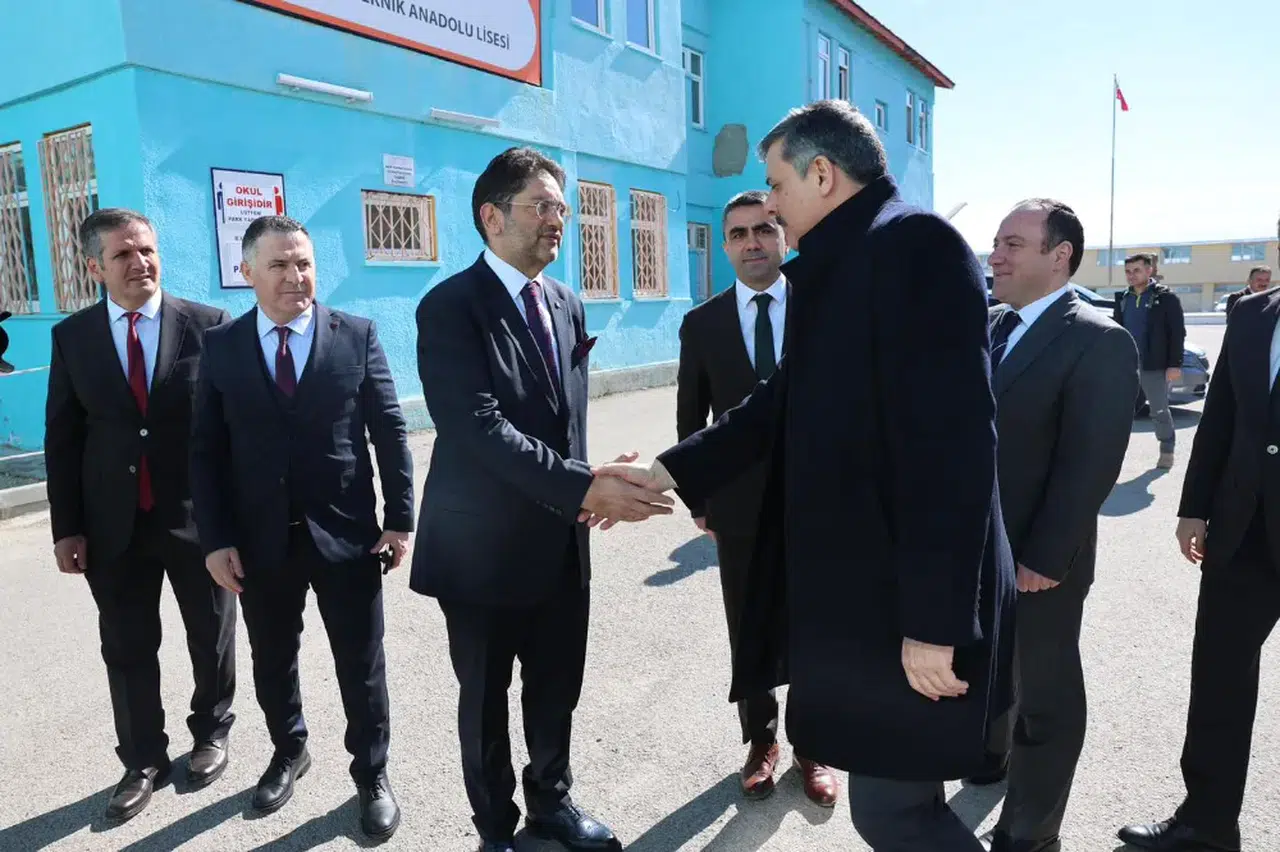 Erzurum Valisi Mustafa Çiftçi, Tarım Lisesi'nde İncelemelerde Bulundu