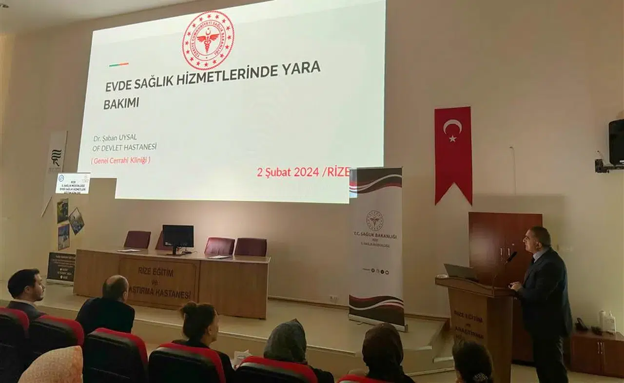 Rize'de Evde Sağlık Hizmetleri Eğitim Günleri adı altında Yara Bakımı Eğitimi düzenlendi