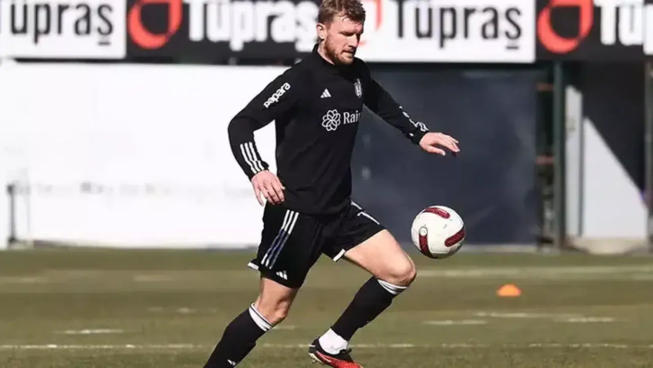 Beşiktaş'ta yeni transfer Joe Worrall ilk antrenmanına çıktı