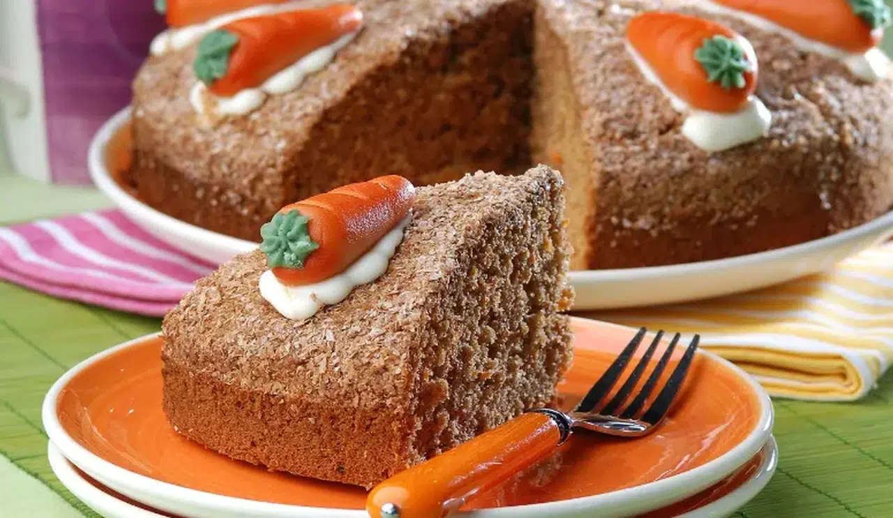 KADINLAR GÜNÜNÜN FAVORİSİ OLACAK HAVUÇLU KEK TARİFİ