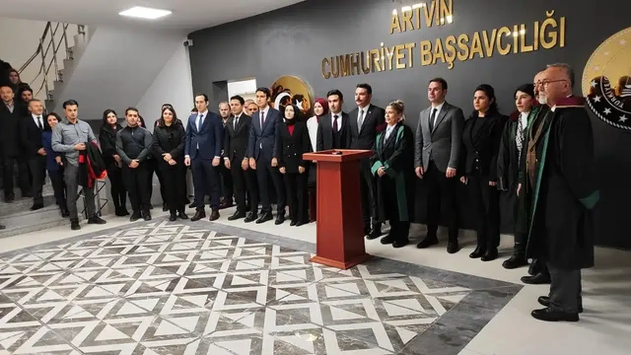 Kahramanmaraş merkezli depremlerde hayatını kaybedenler Artvin'de anıldı