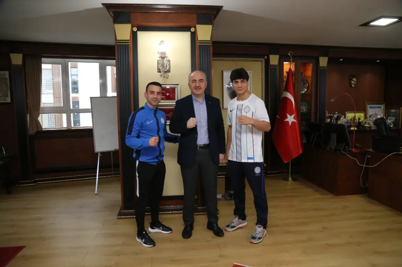 Şampiyon sporcudan Başkan Metin'e ziyaret