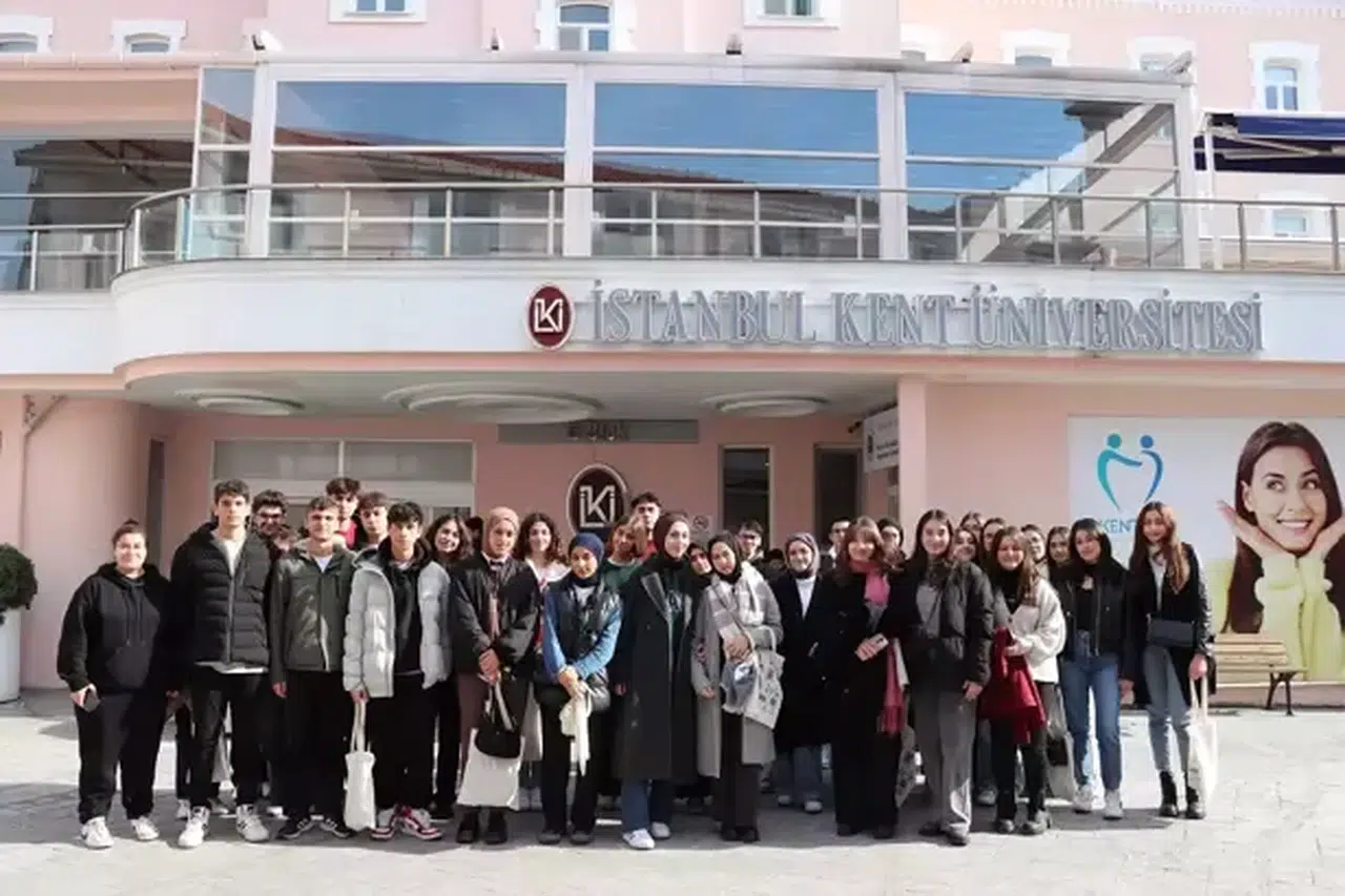 Lise öğrencileri '1 günlüğüne üniversiteli’ oldu