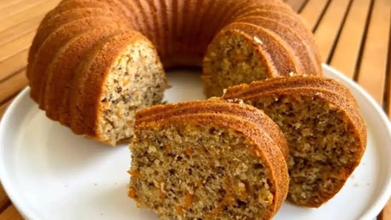 Tadı damaklarda kalacak: Çay saatlerinizin yıldızı olacak Havuçlu Cevizli Tarçınlı Kek tarifi